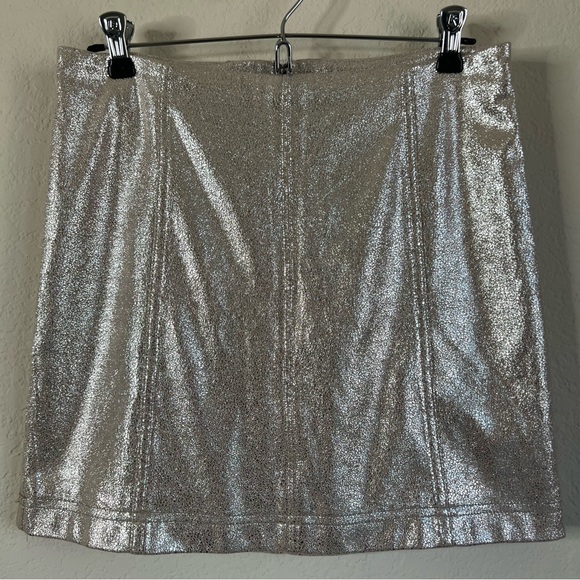 Free People Modern Femme metallic rose gold crackle suede mini skirt size 4 - Picture 2 of 11